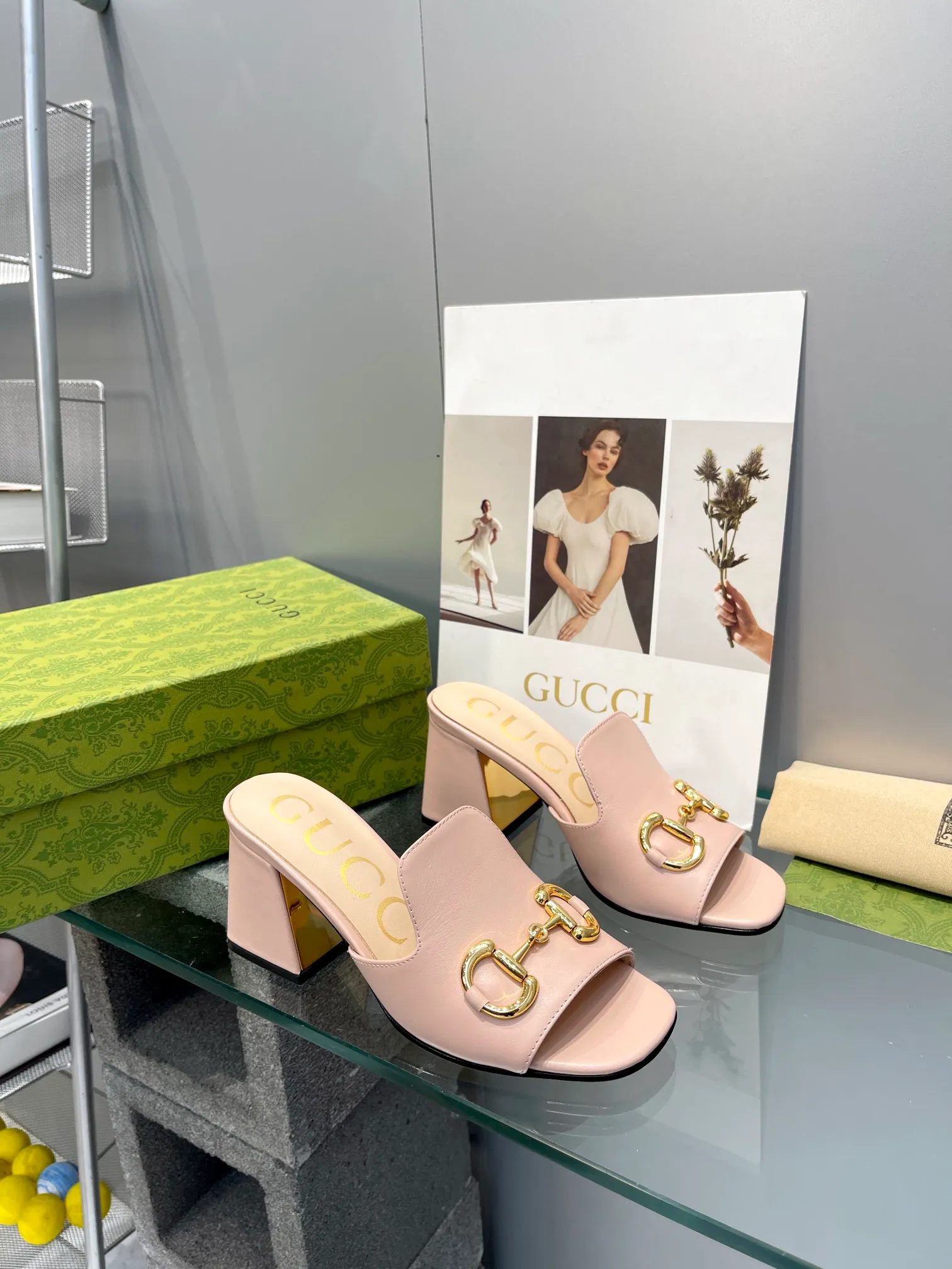 👟👟Ex-factory price 460👟👟 gucci 2024 early spring new thick heel retro shoes with horsebit, Internet celebrity hot sandals, super versatile fashion items. Original 1:1 customized. It is worth mentioning the packaging. This year’s G family’s packaging is really high-end, and the original packaging is presented.  Material: original custom imported oil-waxed ancient soft sheepskin. Lining: high-end customized sheepskin. Italian genuine leather outsole. Heel height: 7.5cm. Heel electroplated gold+covered leather. Size: 34-41 (34, 40, 41 customized)